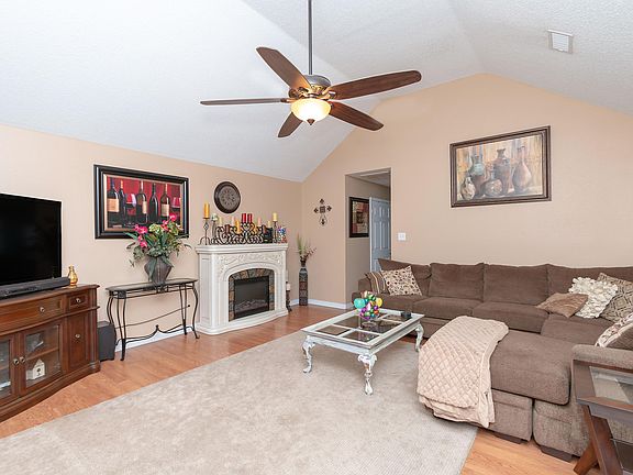 3rd image of 10225 Cottage Ct