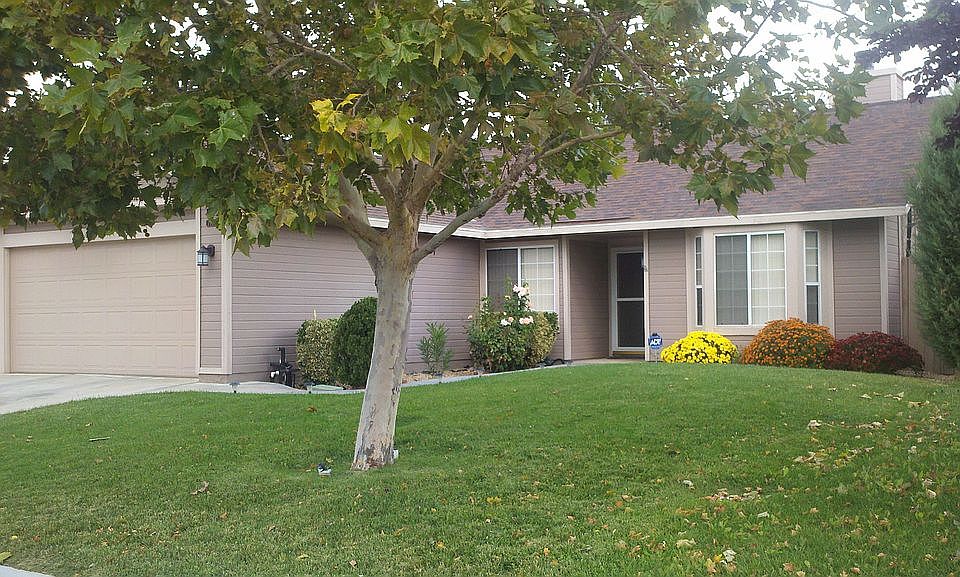 2nd image of 717 Desert Calico Dr