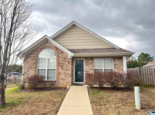 1026 Village Trl, Calera, AL 35040