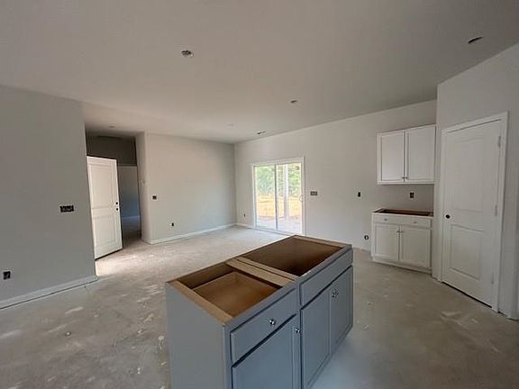 4th image of 277 Talbert Trl