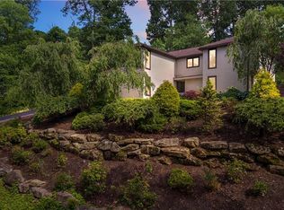 2818 Indian Spring Ln, Allison Park, PA 15101