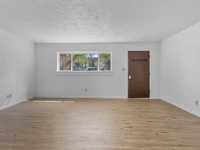 1524 Laprele St #1-4 — Photo 2