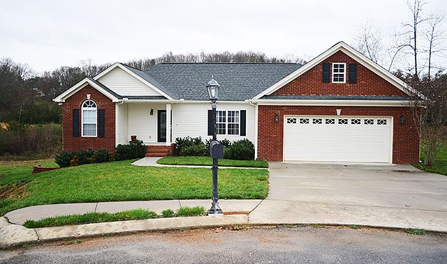 1st image of 1215 Stonesthrow Way
