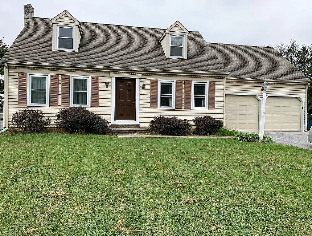 1627 Stanley Ave photo 1