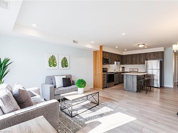 4th image of 160 Rochefort St #E5