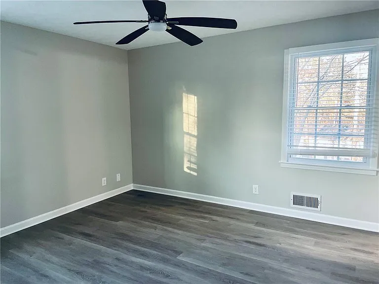 637 Rae Dr — Photo 16