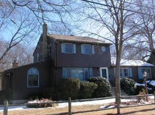 33 Cross St, Reading, MA 01867