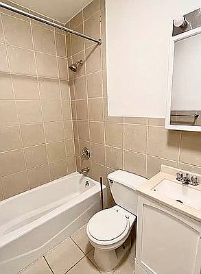 5th image of 140 E 71st St APT 4A