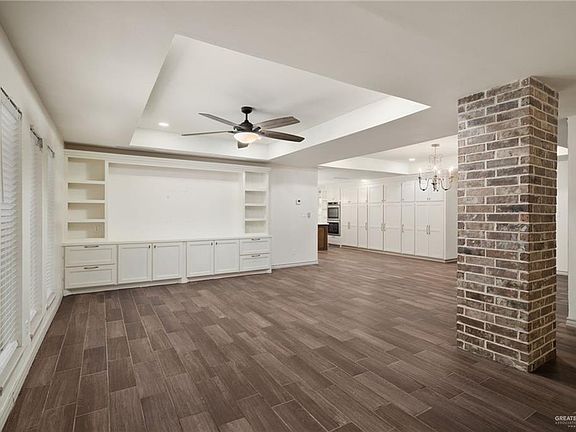 5th image of 204 W Iris Ave