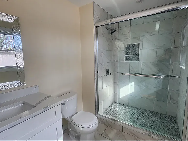 910 Ruby St — Photo 8