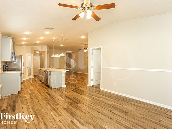 3rd image of 4145 Emilio Ln