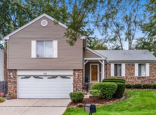 123 Lilac Ln, Buffalo Grove, IL