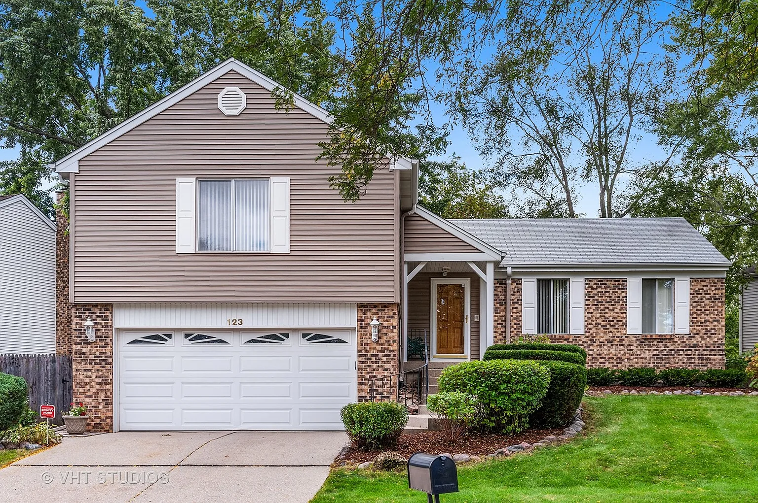 123 Lilac Ln photo 1