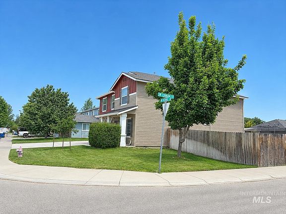 3rd image of 1030 SW Colonial Dr