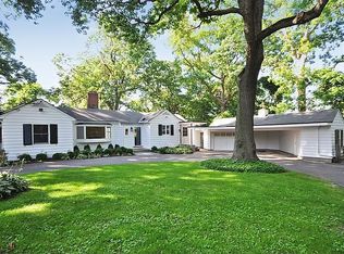 4 Breeze Hill Rd, Northport, NY 11768