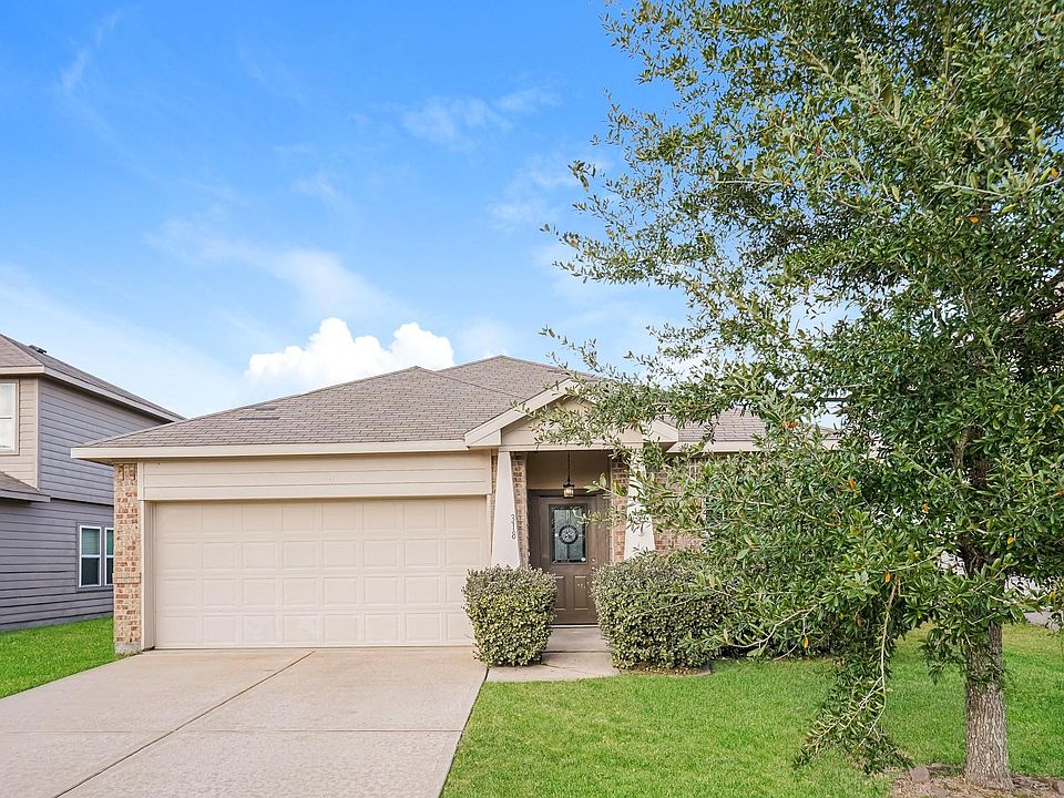 1st image of 318 Apache Field Ln
