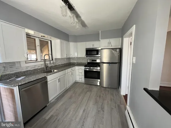 392 Lakeview Ave, Drexel Hill, PA 19026