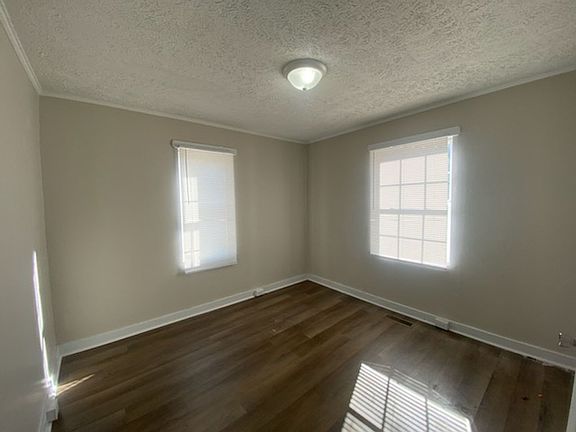 3rd image of 1920 Bain Dr