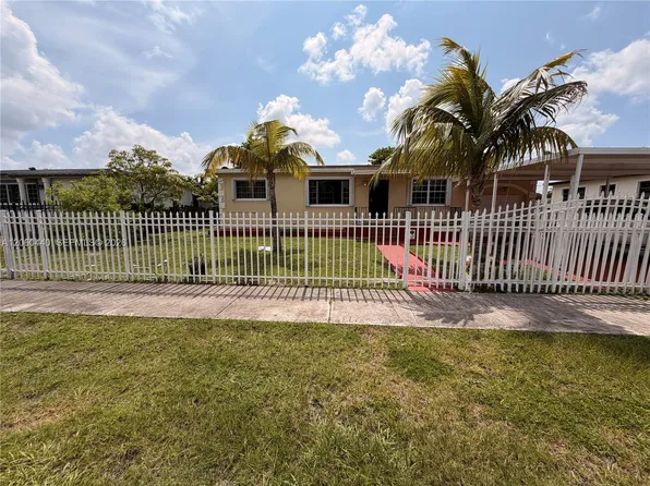 17950 NW 6th Ct, Miami Gardens, FL 33169
