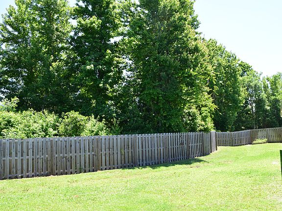 2nd image of 105 Dahlia Ln