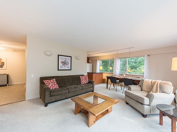 3rd image of 1169 S Plymouth Ct APT 201