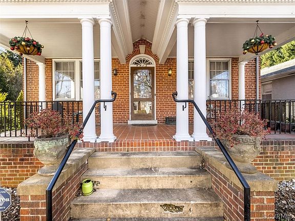 3rd image of 4415 Augusta Ave