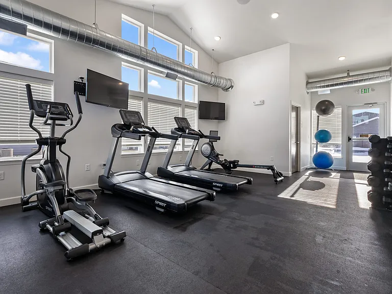 Sawyer Pointe — Photo 21