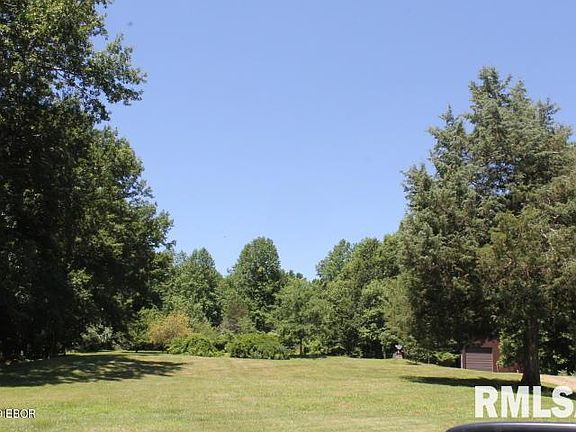 2nd image of 379 Sleepy Hollow Ln