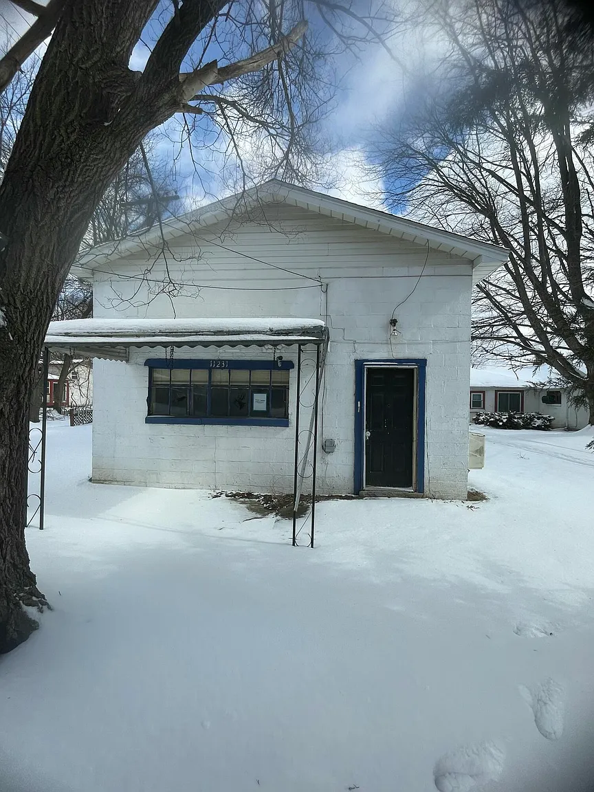 11231 Wahrman St photo 1