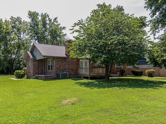 2nd image of 917 Winthorne Dr