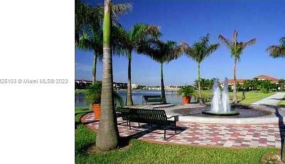 5th image of 2486 Centergate Dr