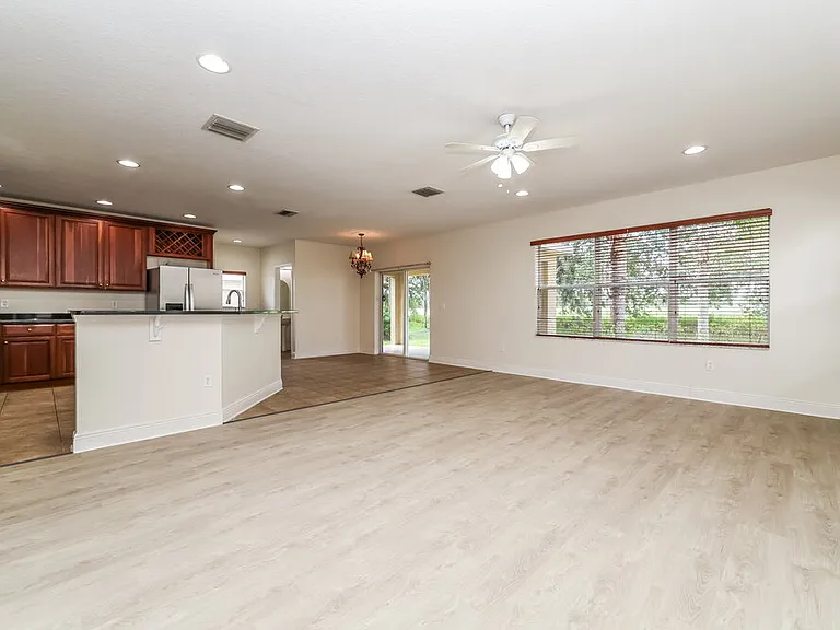 209 Fern Gulley Dr — Photo 8