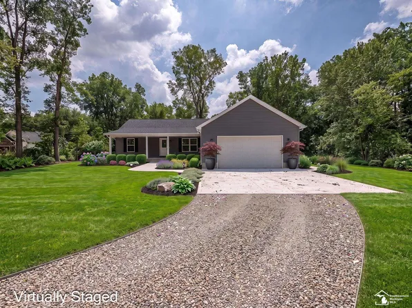 3901 Kane Rd, Carleton, MI 48117