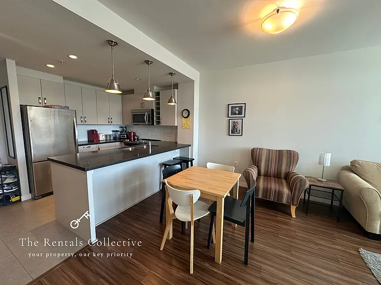 215 W 1st St #204 — Photo 3