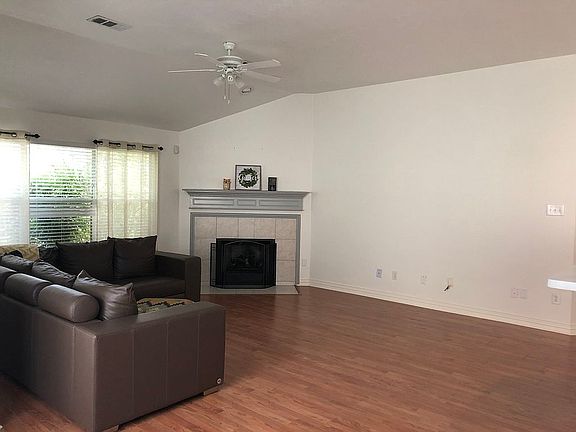 4th image of 18415 Cypress Meade Ln