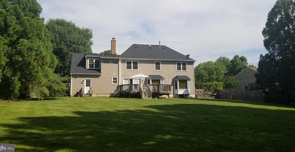 2nd image of 6221 Homespun Ln