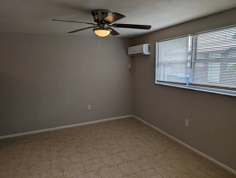 Cozy updated duplex in Thonotosassa, 2 beds/1 bath — Photo 3