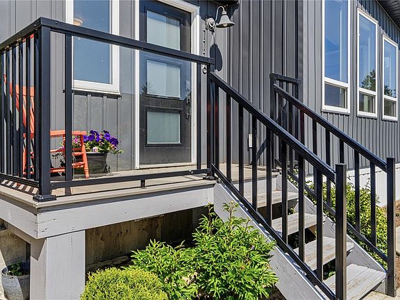 3rd image of 1116 Woss Lake Dr SE