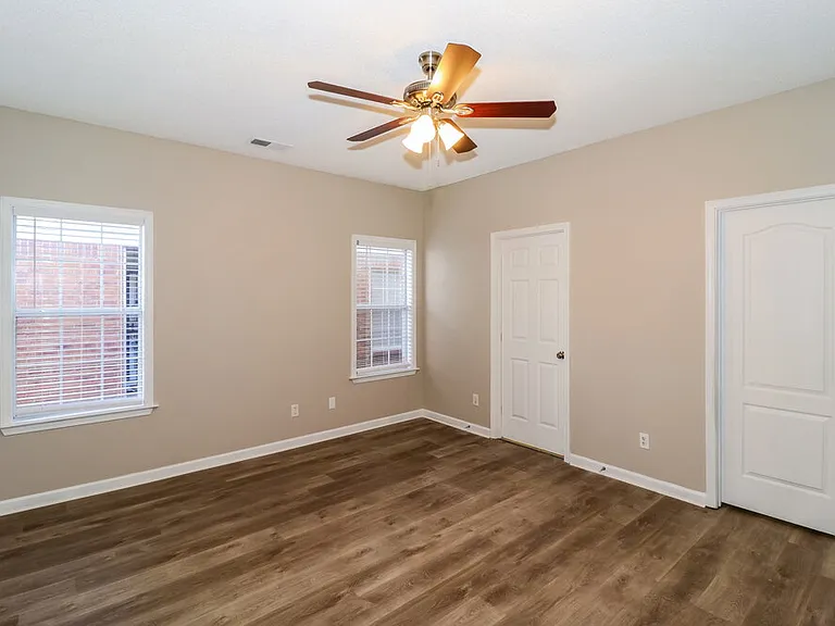 9146 Cinderhill Cv E — Photo 11