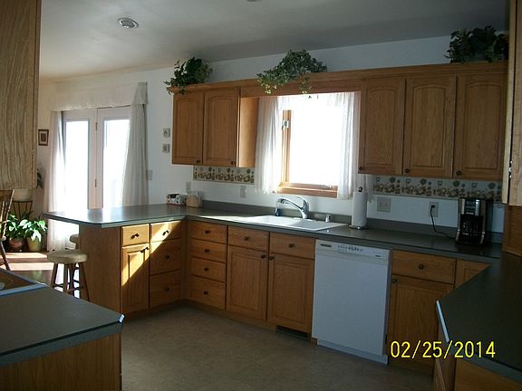 3rd image of 26381 Meadowbrook Ln