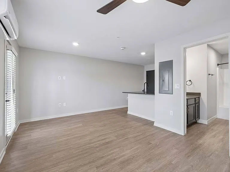 Enjoy the flexibility of an open living area that adapts effortlessly to quiet evenings, productive days, and everything in between.