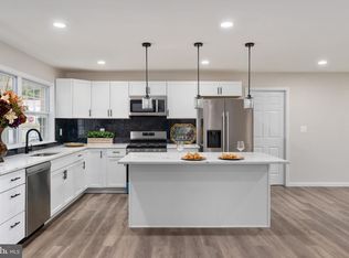4520 Edinburg Dr, Woodbridge, VA 22193