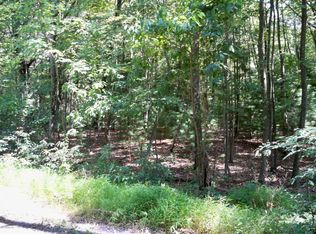 730 White Oaks Manor Dr, East Stroudsburg, PA 18301