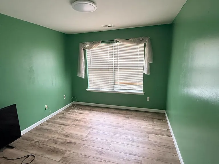 343 Ventnor Ct — Photo 22