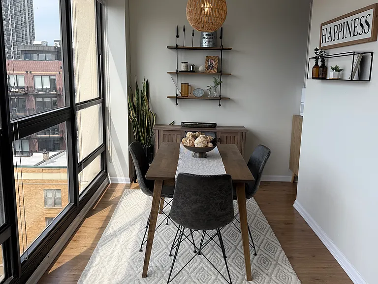1540 N La Salle Dr #806 — Photo 5