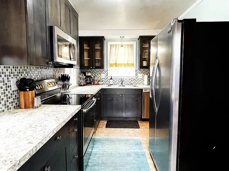 602 N Altadena Ave — Photo 5