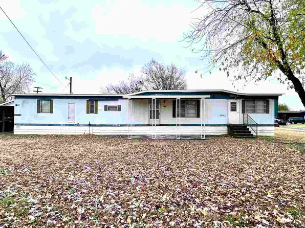 1102 S 8th St, Blackwell, OK 74631
