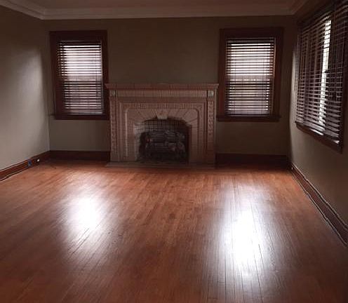 Living Room with working gas fireplace