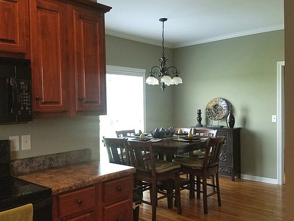4th image of 435 Monarchos Ln