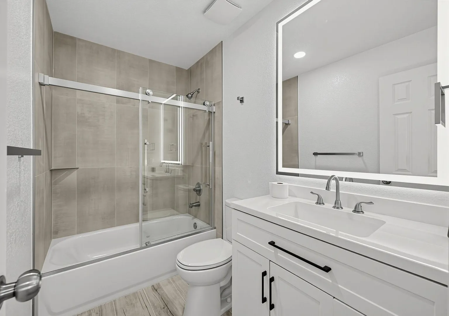 Charming 3BR House in Denver — Photo 2